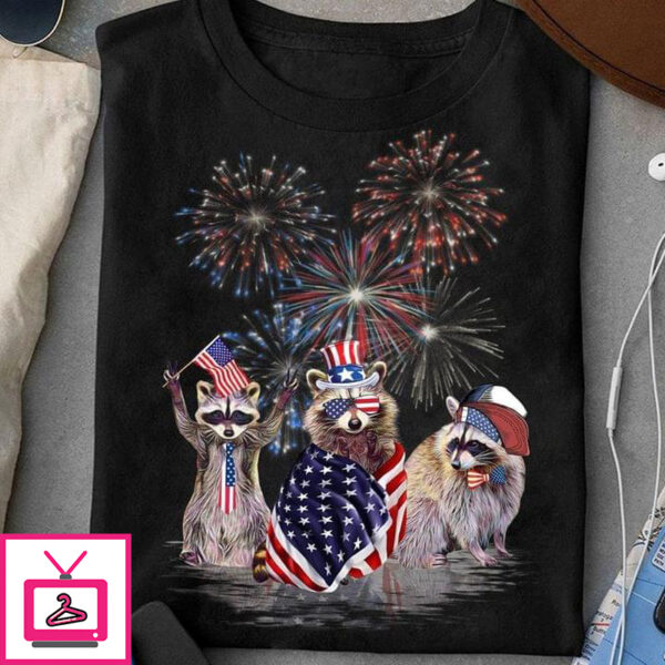 Raccoon and America flag – America independence day