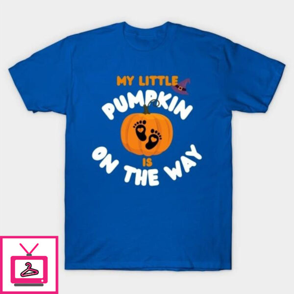 Halloween pregnancy maternity baby feet pumpkin T-Shirt