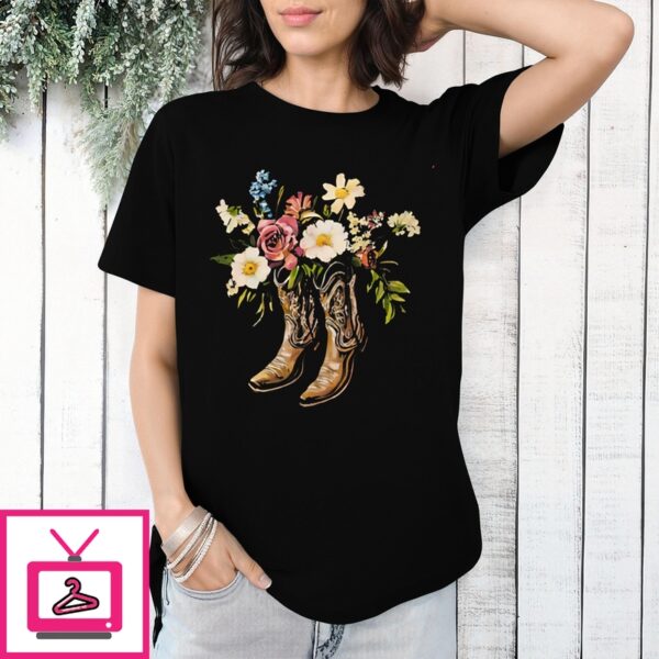 Boots Floral Vintage 2024 T-Shirt