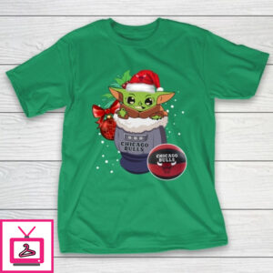 Chicago Bulls Christmas Baby Yoda Star Wars Funny Happy NBA T-Shirt