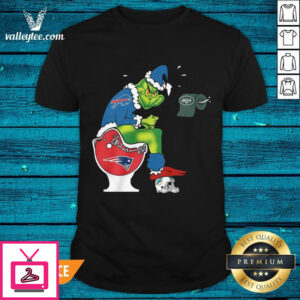 Cute The Grinch Buffalo Bills Shit On Toilet New England Patriots Christmas T-Shirt