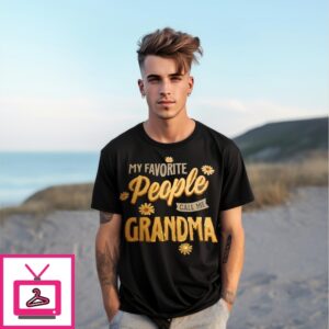 Daisy My Favorite People Call Me Grandma 2025 T-Shirt