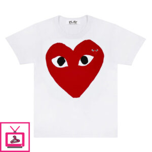 PLAY T-Shirt Large Red Heart and Emblem