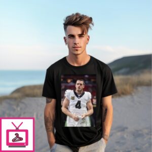 Saints Qb Derek Carr Is Retiring Thank You T-Shirt