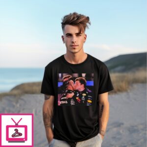 Lewis Hamilton And Max Verstappen Kissing Photo Graphic T-Shirt