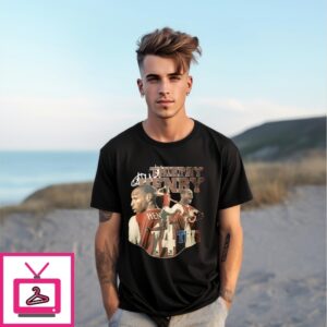 Rafael Leao Wearing Arsenal Legend Thierry Henry T-Shirt