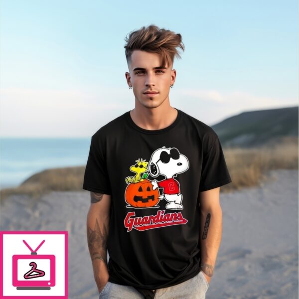 Cleveland Guardians Snoopy Woodstock Pumpkin Halloween T-Shirt