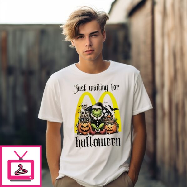 Grinch Just Waiting For Mcdonald’S Halloween Goth T-Shirt