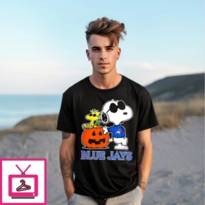Toronto Blue Jays Snoopy Woodstock Pumpkin Halloween T-Shirt