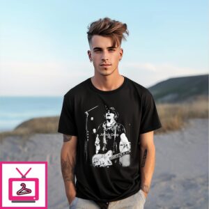 Johnny Depp Singing Photo T-Shirt