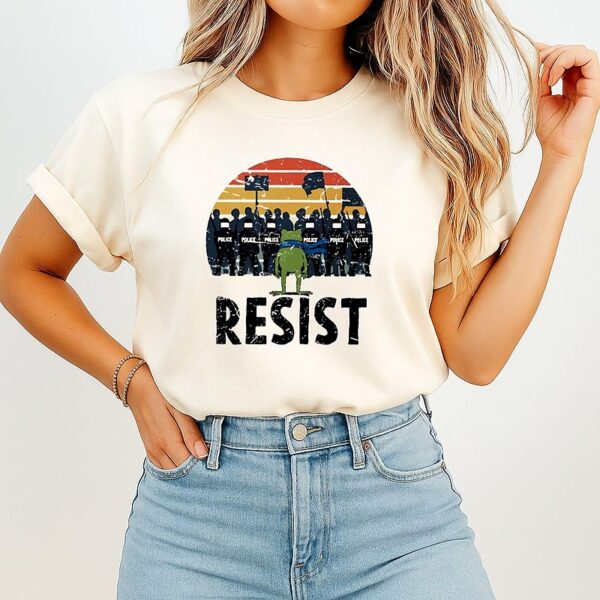 Portland Frog Protester Resis Police T-Shirt