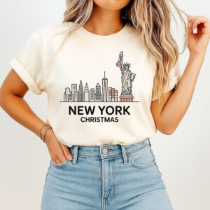 New York City Statue Of Liberty Skyline Snowflakes Christmas T-Shirt