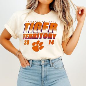 Clemson Tigers Vs South Carolina Gamecocks 2025 Tiger Territory Score T-Shirt