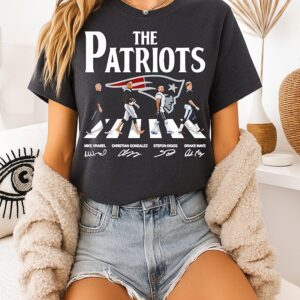 The New England Patriots Vrabel Gonzalez Diggs And Maye Walking Across Signatures T-Shirt