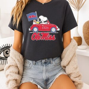 Snoopy And Woodstock Riding Ole Miss Rebel Car T-Shirt