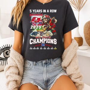 Tampa Baty Buccaneers 5 Years In A Row Nfc South Champions 2025 T-Shirt