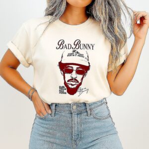 Bad Bunny Debi Tirar Mas Fotos Signature Portrait Sketch T-Shirt