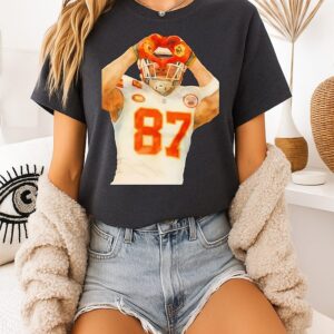 Travis Kelce Kansas City Chiefs NFL Love Hand T-Shirt