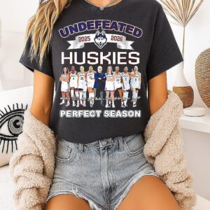 Uconn Huskies Perfect Season 2025 2026 Signatures T-Shirt