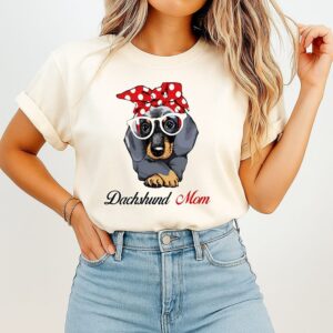 Cute Dog Dachshund Mom T-Shirt