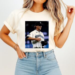 Mariners’ Logan Gilbert Pitcher Catches Ball In T-Shirt