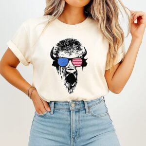 Patriotic Buffalo USA Flag American Red White Blue Sunglasses T-Shirt