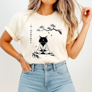 Zen Cat Kokoro O Ochitsukeru Japanese Calligraphy T-Shirt