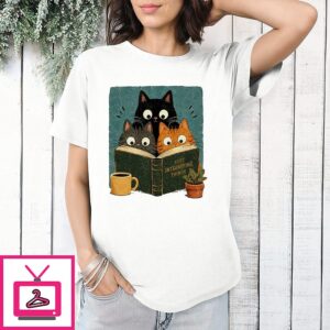 Curious Reading Cats Very Interesting Things T-Shirt