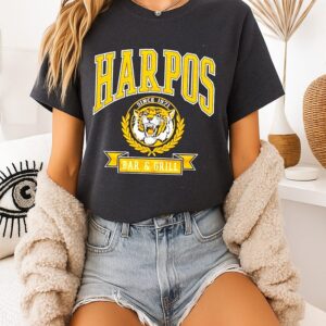 Harpos Bar & Grill Since 1971 Tiger Vintage Style T-Shirt
