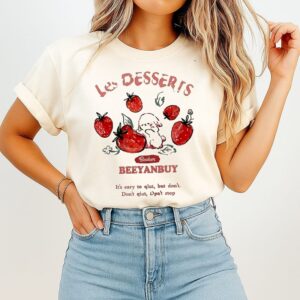 Les Desserts Beeyanbuy Rabbit And Strawberries T-Shirt
