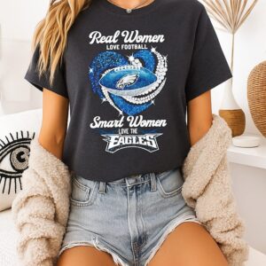 Real Women Love Football Smart Women Love The Eagles Diamond Heart T-Shirt