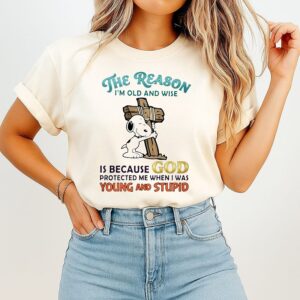 Snoopy Hug Cross The Reason I’m Old And Wise Is Because God T-Shirt