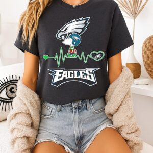 Snoopy Philadelphia Eagles Heartbeat NFL 2206 T-Shirt