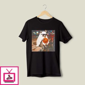 Raccoon Holding Pumpkin Halloween T-Shirt