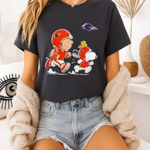 Utsa Roadrunners X Charlie Brown Woodstock And Snoopy Football Running NCAA T-Shirt