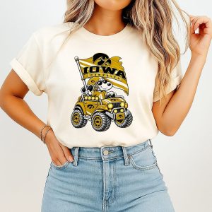 Iowa Hawkeyes NCAA Football Daniel Hill Snoopy Driving Offroad Vehicle T-Shirt