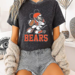 Mickey Mouse Quarterback X Chicago Bears Disney Cartoon T-Shirt