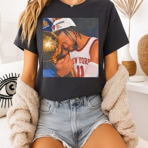 New York Knicks Jalen Brunson Hugging 2026 NBA Trophy Moment T-Shirt