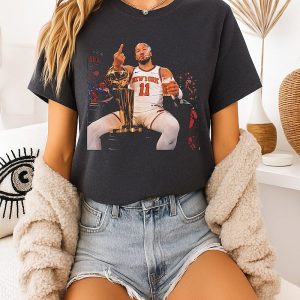 New York Knicks Jalen Brunson Sitting With Trophy Middle Finger T-Shirt